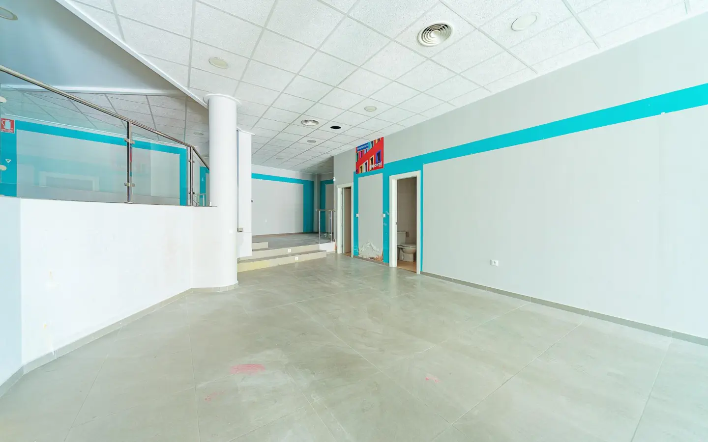 Commercial Unit In Mula, Spain (172 M²)