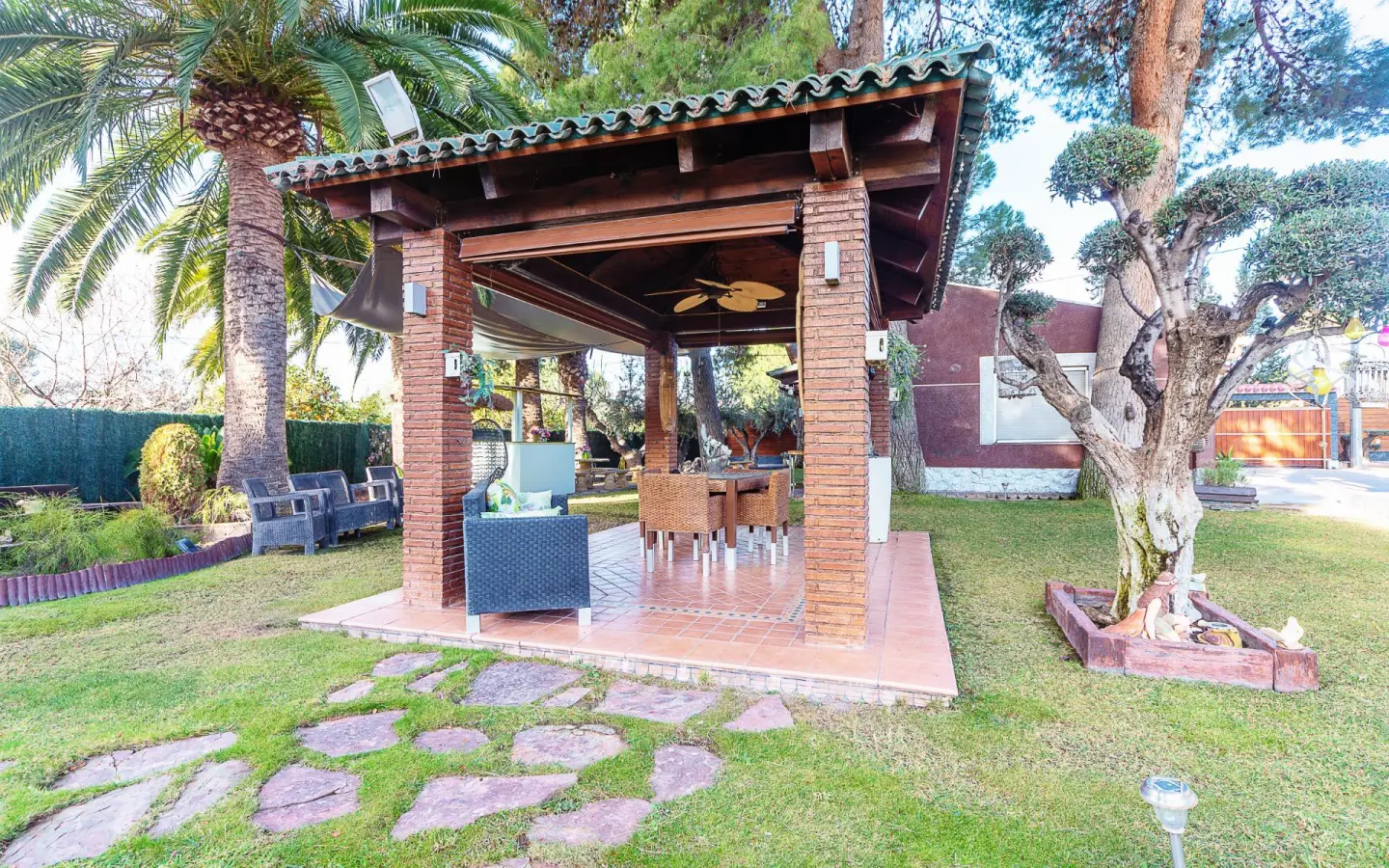5-bedroom Villa In Elda, Spain (666 M²)