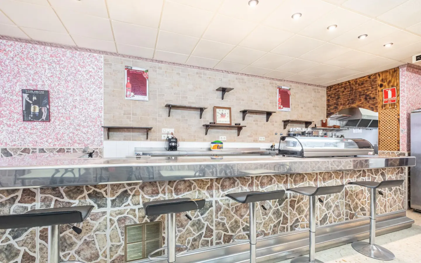 Business In Benidorm, Spain (72 M²)