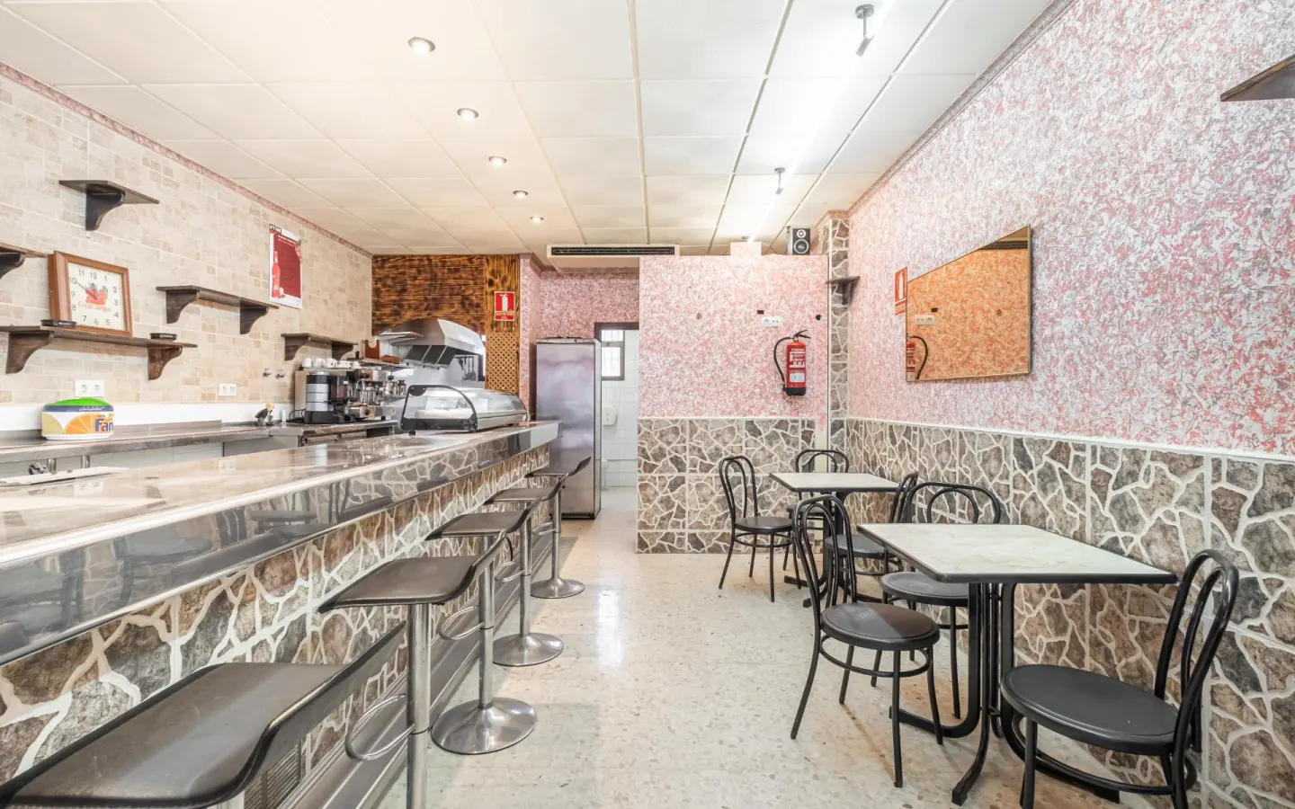 Business In Benidorm, Spain (72 M²)