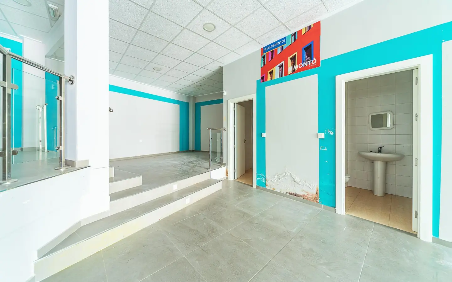 Commercial Unit In Mula, Spain (172 M²)