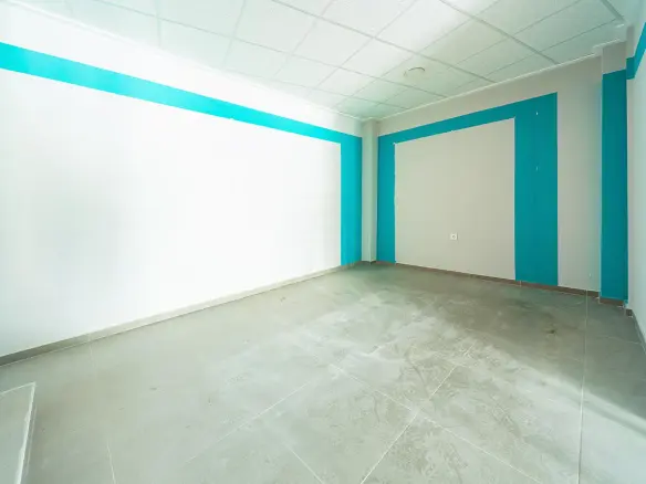 Commercial Unit In Mula, Spain (172 M²)