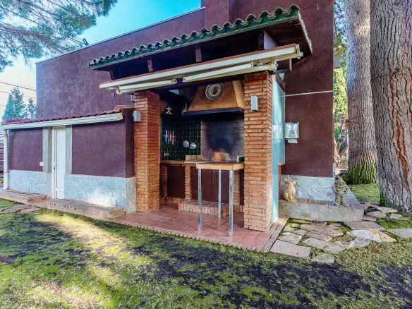 5-bedroom Villa In Elda, Spain (666 M²)