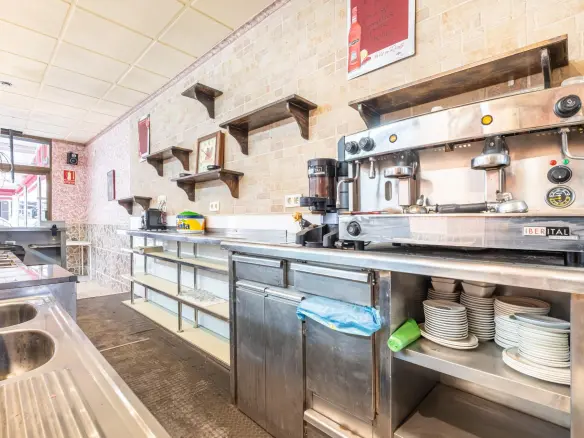 Business In Benidorm, Spain (72 M²)