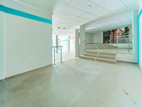 Commercial Unit In Mula, Spain (172 M²)