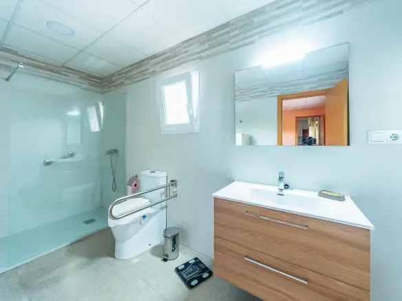 5-bedroom Villa In Elche, Spain (230 M²)