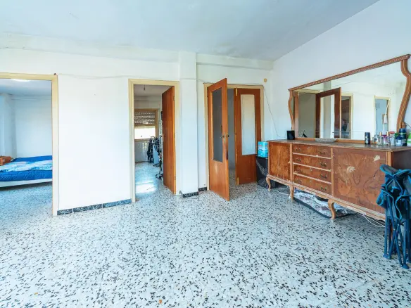 5-bedroom Villa In Elche, Spain (230 M²)