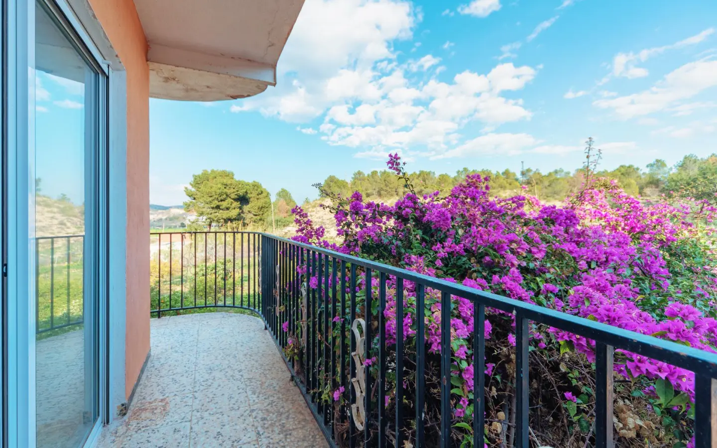 5-bedroom Villa In Elche, Spain (230 M²)