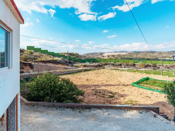 5-bedroom Villa In Elche, Spain (230 M²)