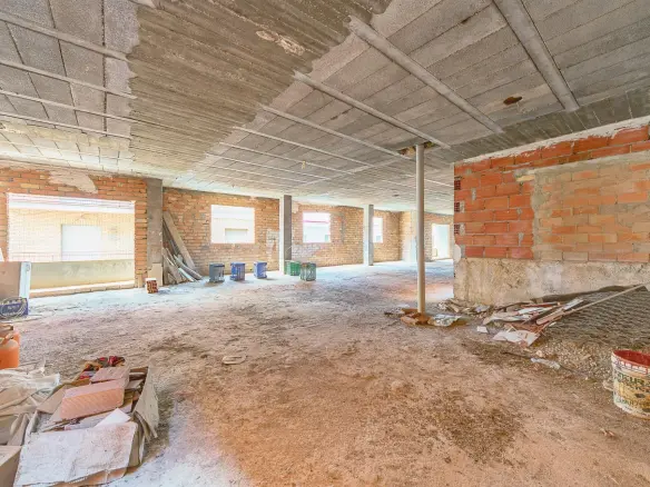 21-bedroom Building In Mula, Spain (930 M²)