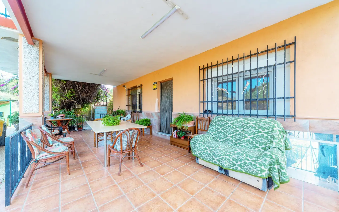 5-bedroom Villa In Elche, Spain (230 M²)