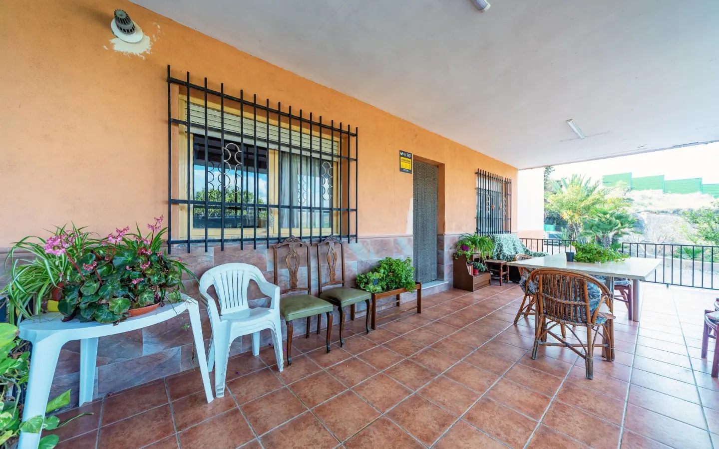 5-bedroom Villa In Elche, Spain (230 M²)