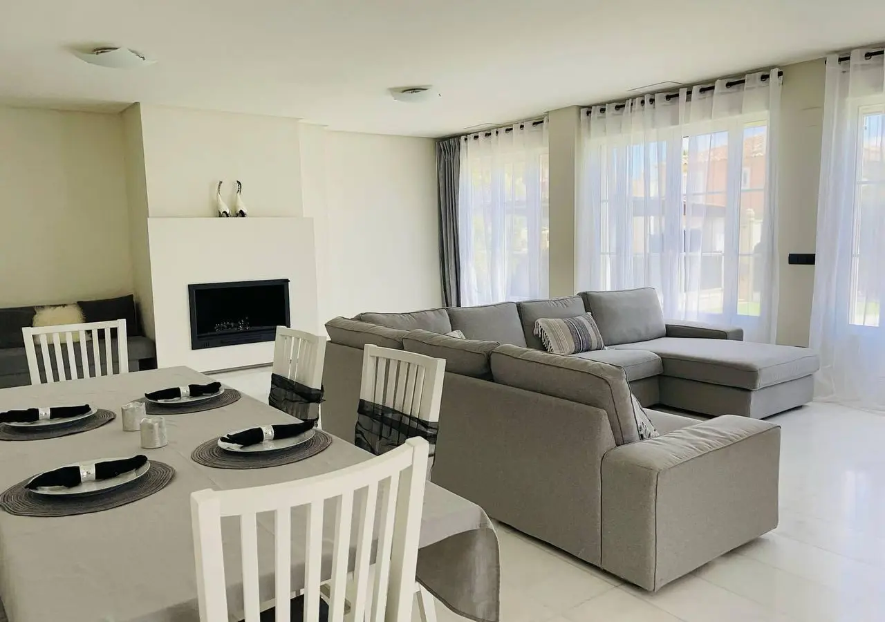 4-bedroom House In Finestrat, Spain (195 M²)