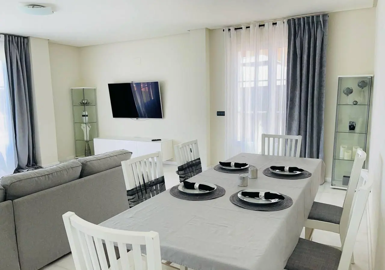 4-bedroom House In Finestrat, Spain (195 M²)