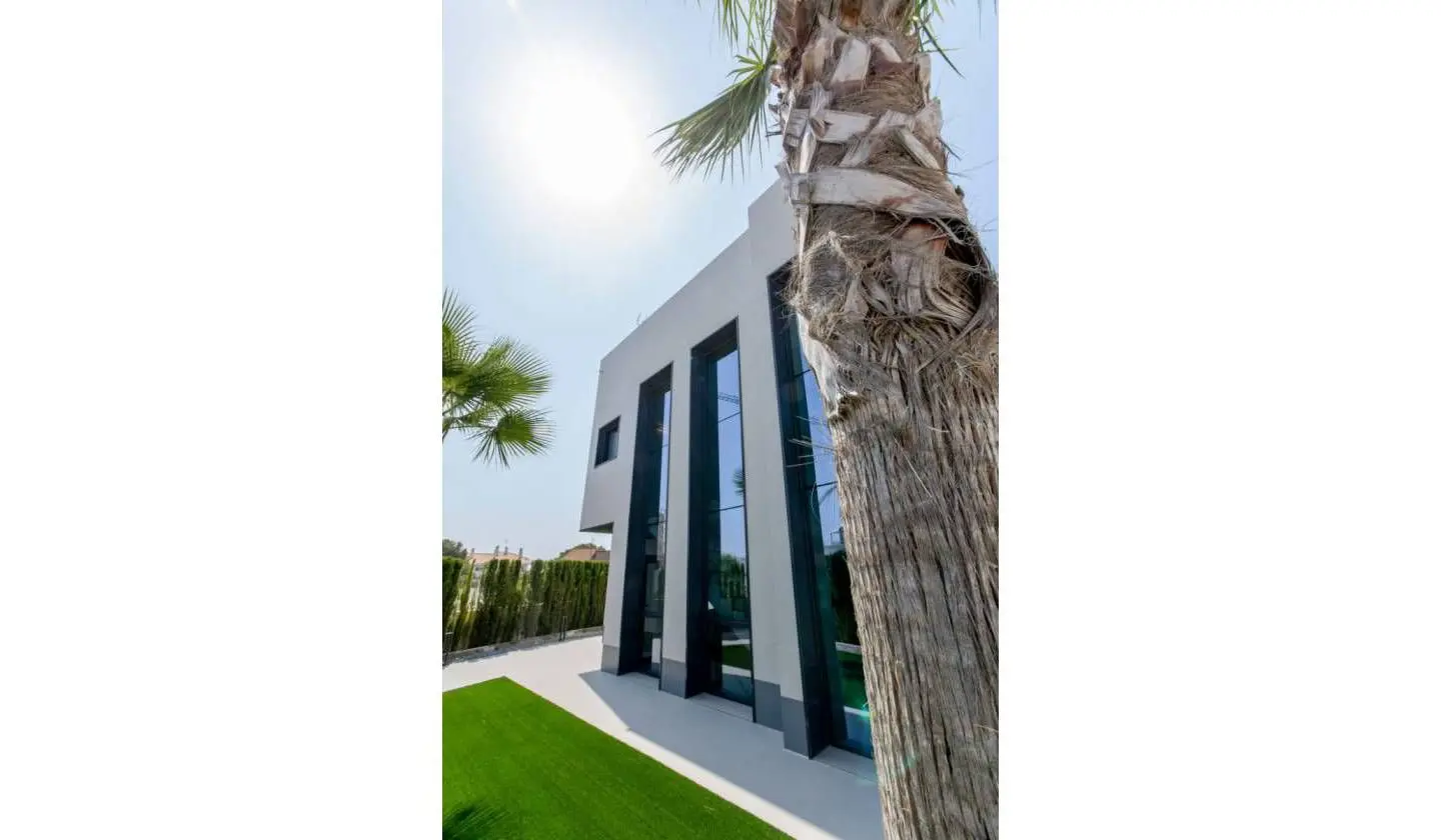 3-bedroom Villa In Orihuela Costa, Spain (319 M²)