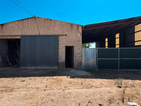 3-bedroom Industrial Unit In Murcia, Spain (197 M²)