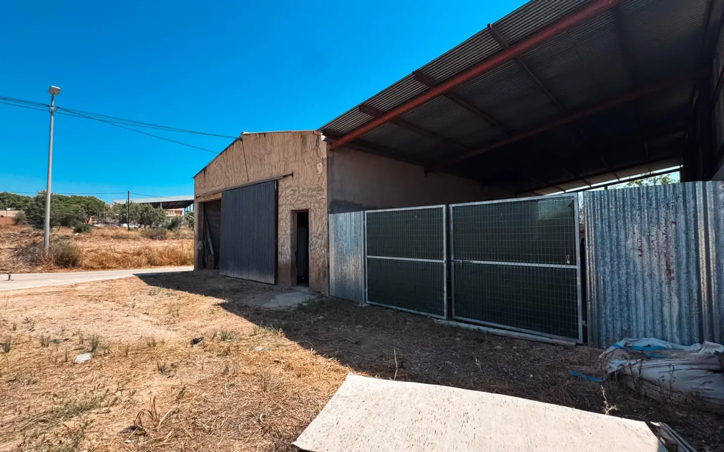 3-bedroom Industrial Unit In Murcia, Spain (197 M²)