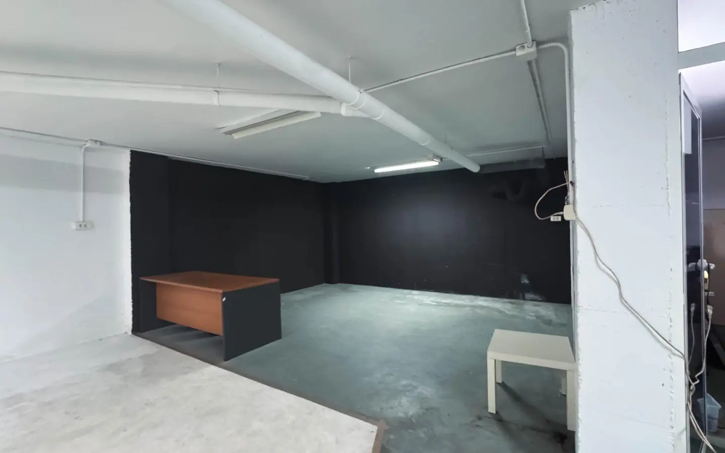 Commercial Unit In Elche, Spain (235 M²)