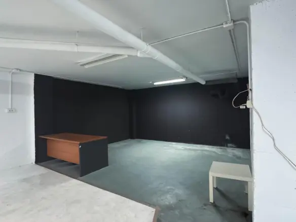 Commercial Unit In Elche, Spain (235 M²)