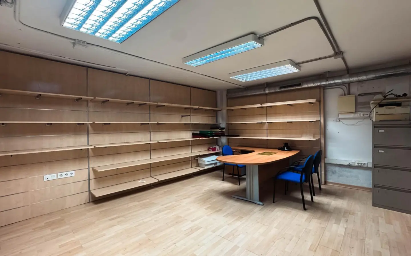 Commercial Unit In Elche, Spain (235 M²)