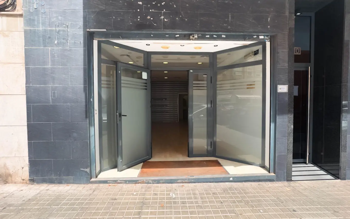 Commercial Unit In Elche, Spain (235 M²)