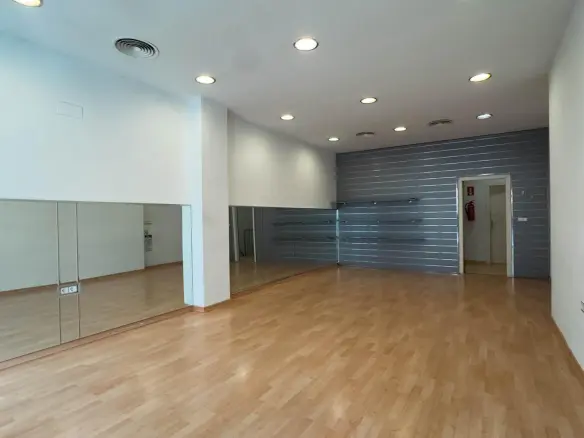 Commercial Unit In Elche, Spain (235 M²)