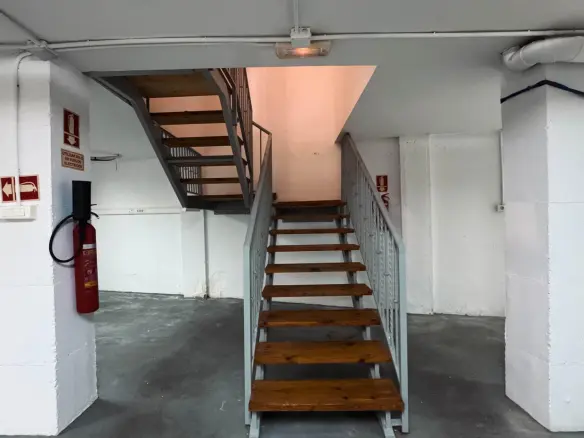 Commercial Unit In Elche, Spain (235 M²)