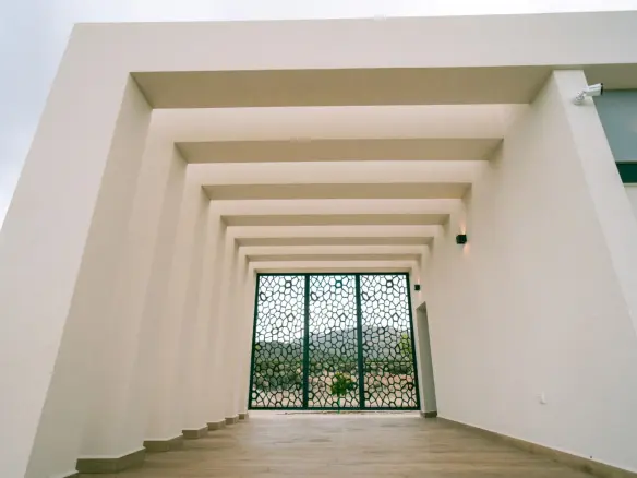 3-bedroom Villa In Pinoso, Spain (178 M²)