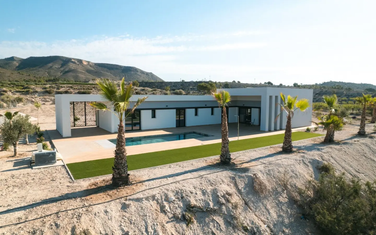 3-bedroom Villa In Pinoso, Spain (178 M²)