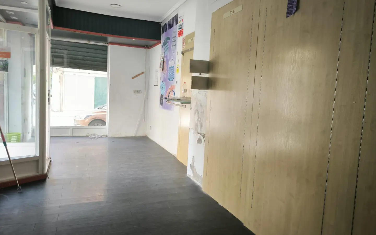 Commercial Unit In Elche, Spain (82 M²)