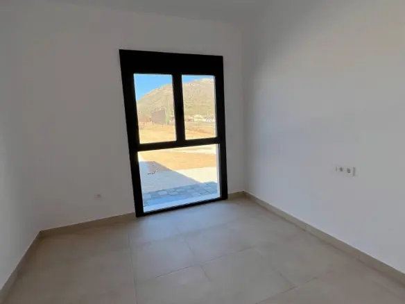 3-bedroom Villa In Hondon De Las Nieves, Spain (153 M²)