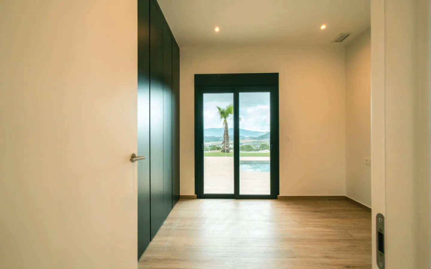 3-bedroom Villa In Pinoso, Spain (178 M²)