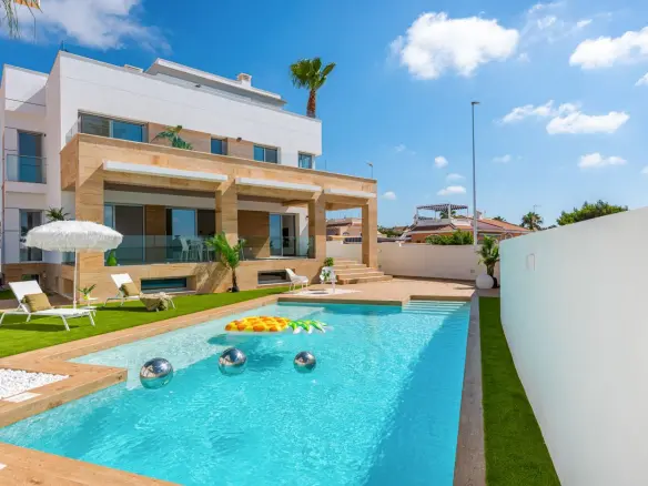 4-bedroom Villa In Rojales, Spain (244 M²)