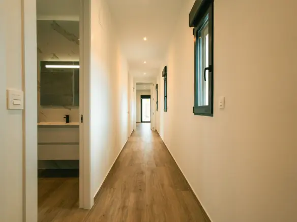 3-bedroom Villa In Pinoso, Spain (178 M²)