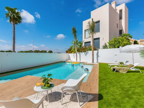 4-bedroom Villa In Rojales, Spain (244 M²)
