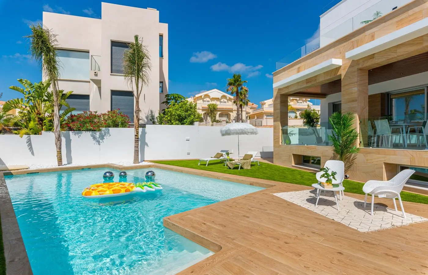 4-bedroom Villa In Rojales, Spain (244 M²)
