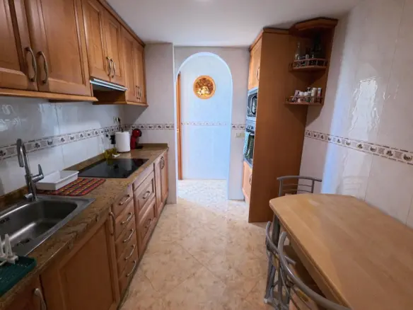 3-bedroom Penthouse In Benidorm, Spain (124 M²)
