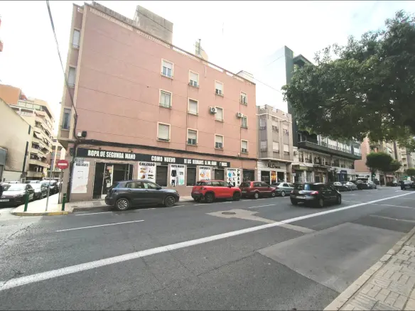 Commercial Unit In Elche, Spain (82 M²)