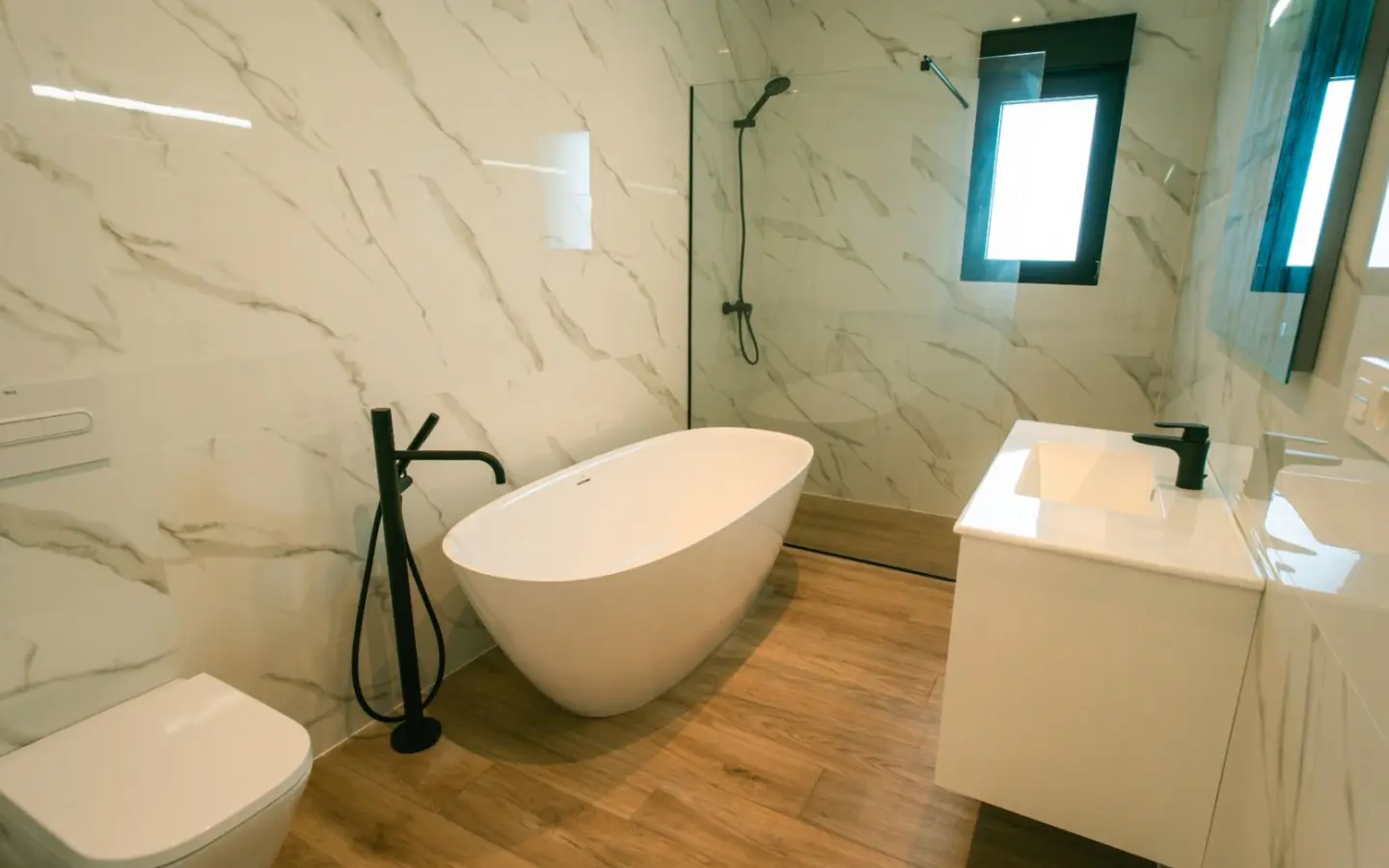 3-bedroom Villa In Pinoso, Spain (178 M²)