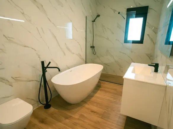 3-bedroom Villa In Pinoso, Spain (178 M²)