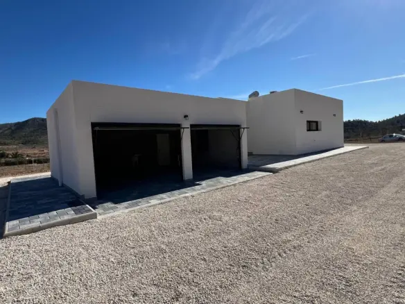 3-bedroom Villa In Hondon De Las Nieves, Spain (153 M²)