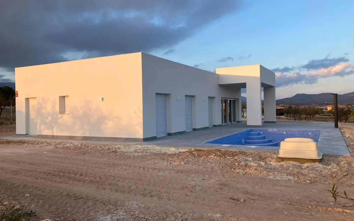 3-bedroom Villa In Pinoso, Spain (146 M²)