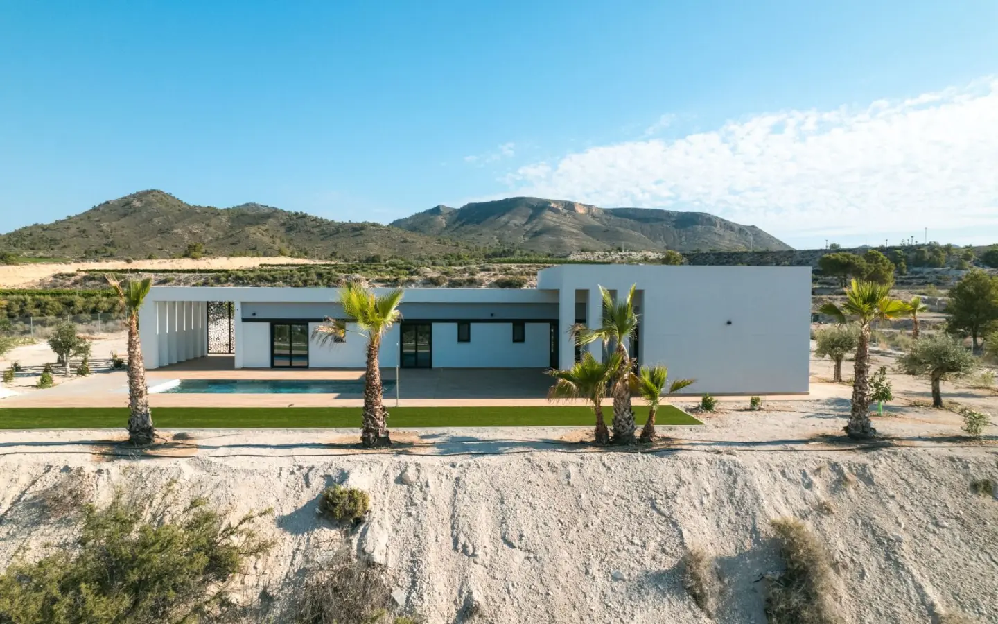 3-bedroom Villa In Pinoso, Spain (178 M²)