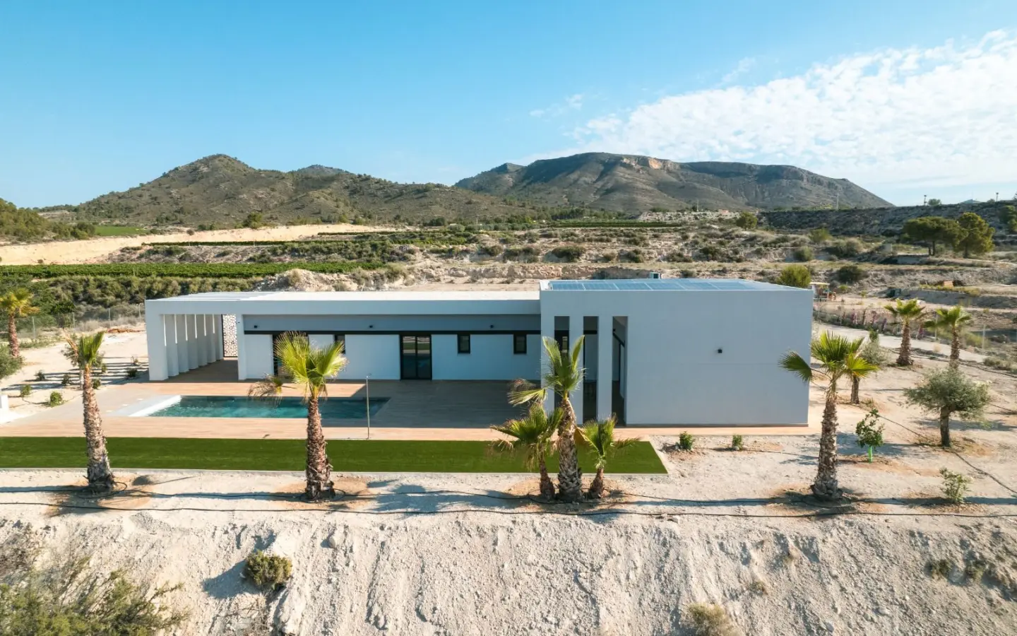 3-bedroom Villa In Pinoso, Spain (178 M²)