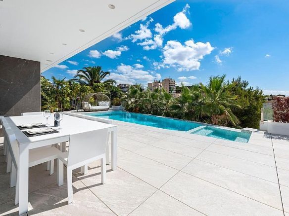 4-bedroom Villa In Calpe, Spain (426 M²)