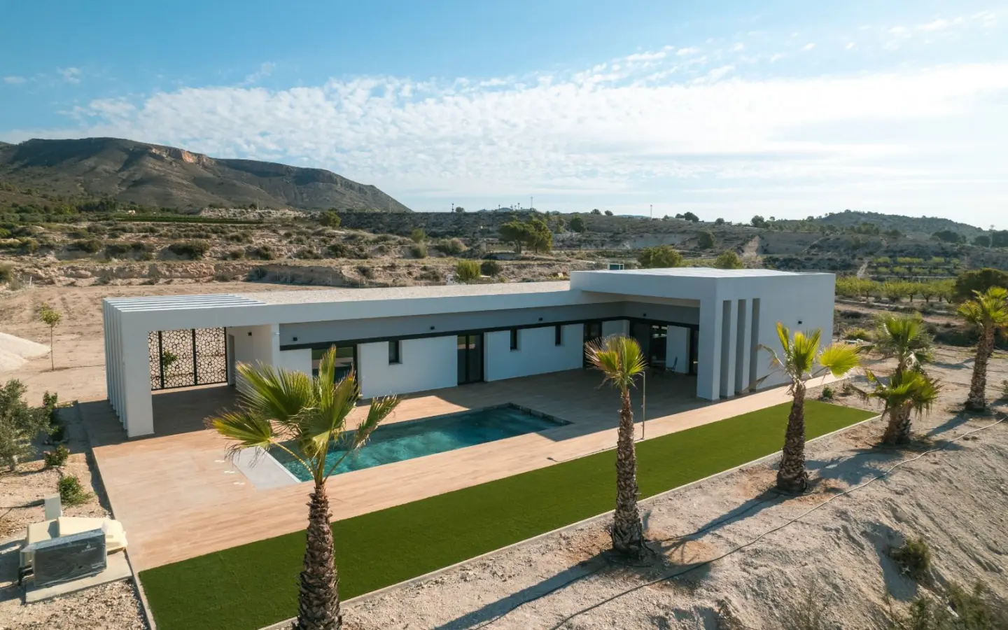 3-bedroom Villa In Pinoso, Spain (178 M²)