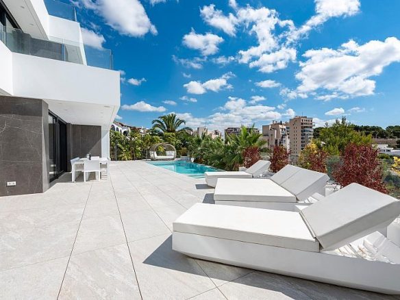 4-bedroom Villa In Calpe, Spain (426 M²)