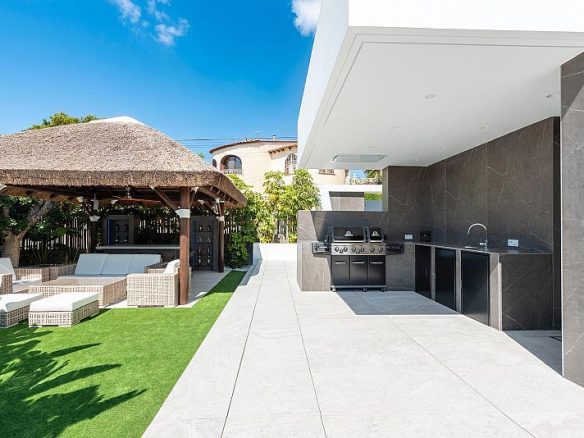 4-bedroom Villa In Calpe, Spain (426 M²)