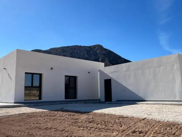 3-bedroom Villa In Hondon De Las Nieves, Spain (153 M²)