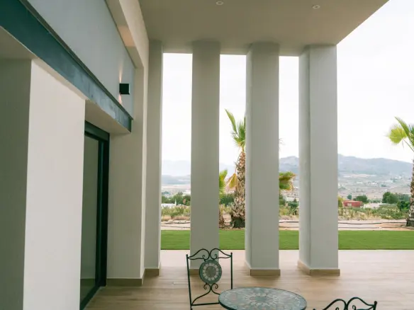 3-bedroom Villa In Pinoso, Spain (178 M²)
